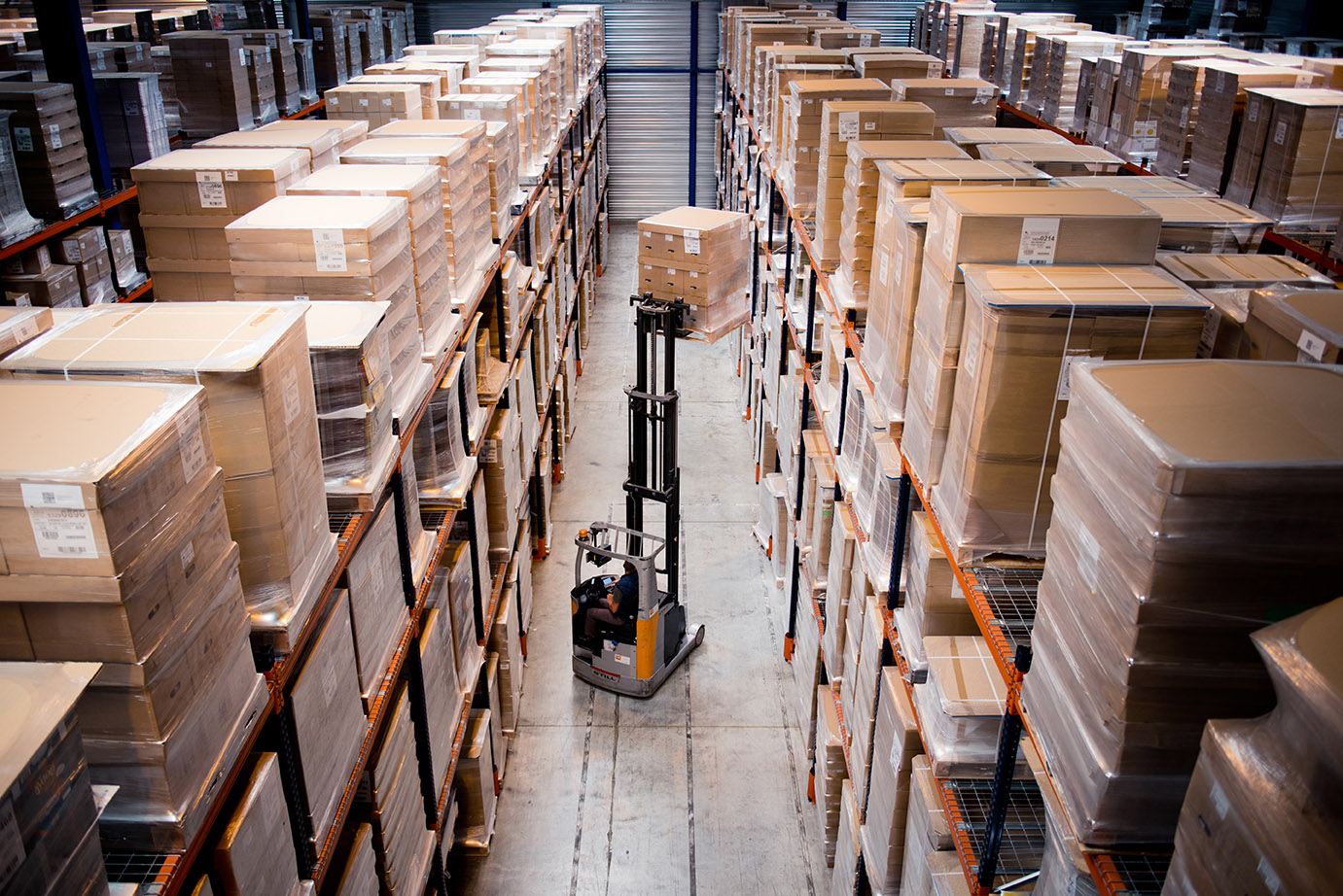 Stockage de marchandises en entrepôt (Limousin). Palettes gestion de stocks